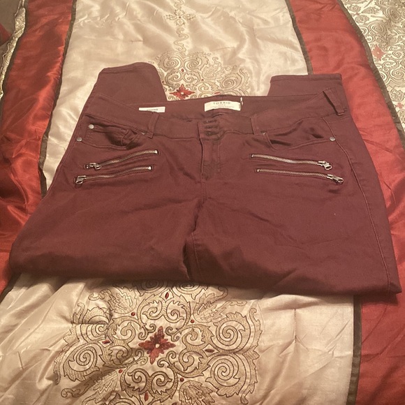 Maroon Torrid Denim jeggings - Picture 4 of 6